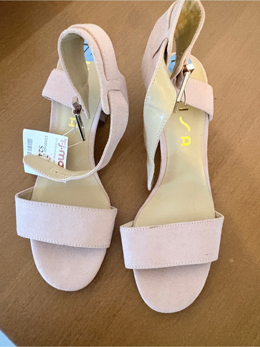 Unisa Women’s Pink Open-Toe Ankle Strap wedge sandals size 7.5